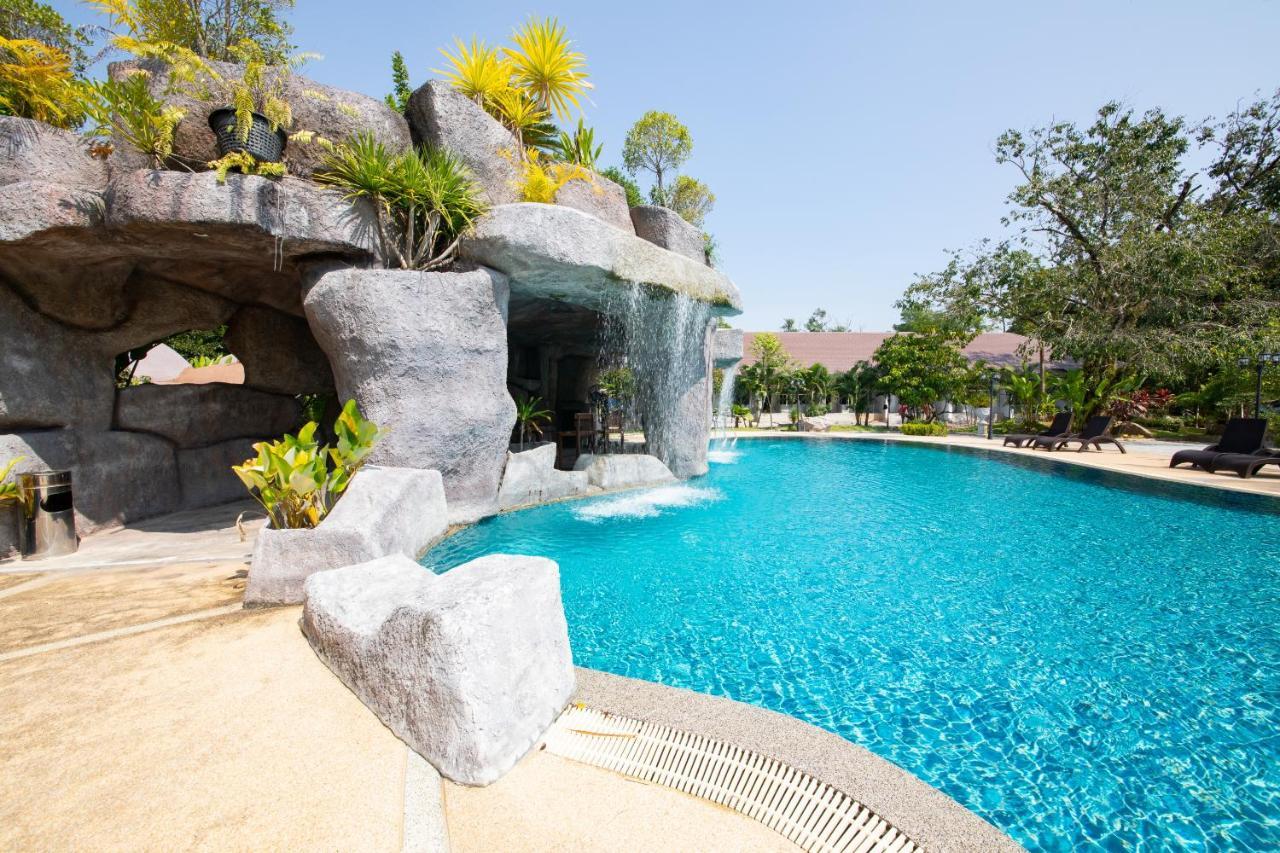 Rnana Grand Hotel Phang Nga Exterior photo